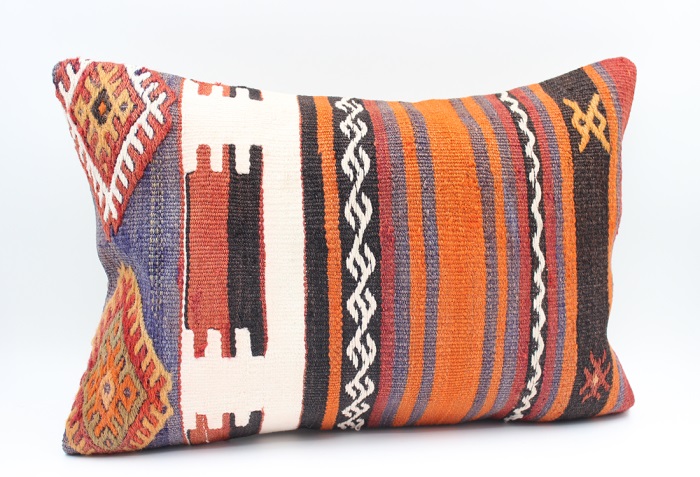 Kilim lumbar deals pillow cover
