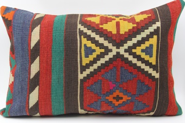 D326 Kilim Pillow Cover