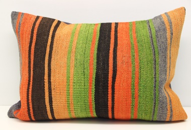 D326 Kilim Pillow Cover