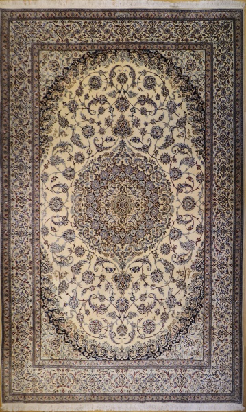 R8460 Persian Silk and wool Nain Carpets
