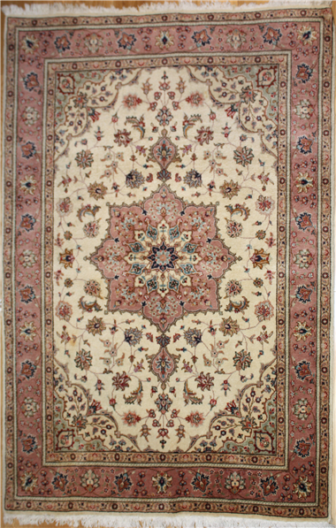 Vintage Persian Tabriz Carpet R7973